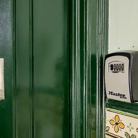 Гостевой дом Arroios - Second Floor *